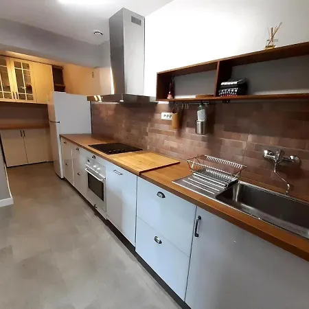 Maison Tres Proche Des 24 - 9 Personnes Апартаменты *